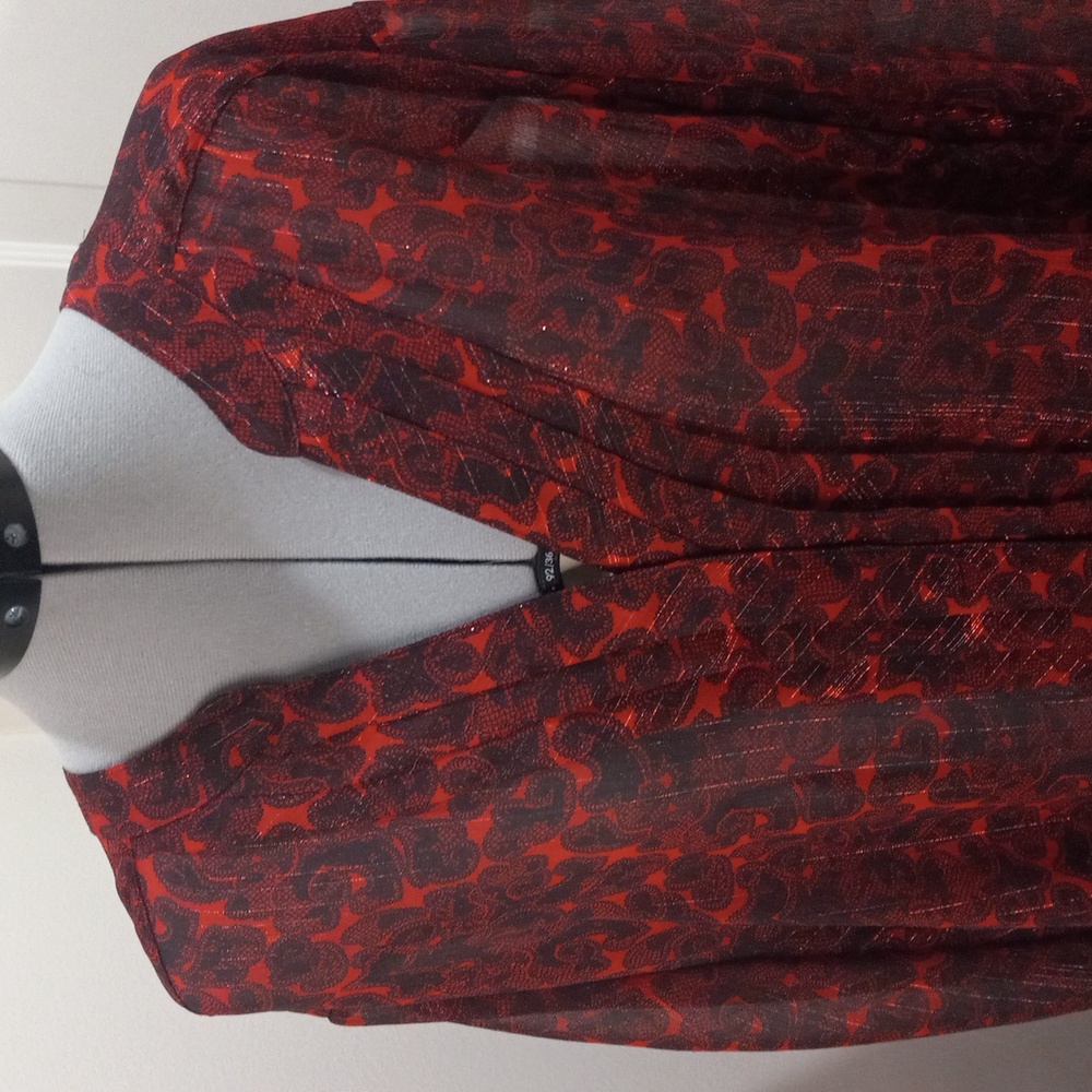 Catherines for Maggie Barns Red Sheer V Necked Tunic.   Size 3X